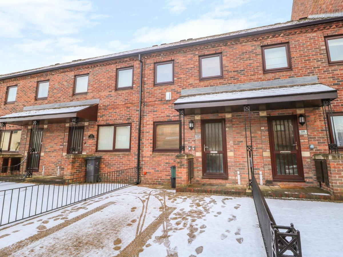 Villa 17 Fewster Way à York Extérieur photo
