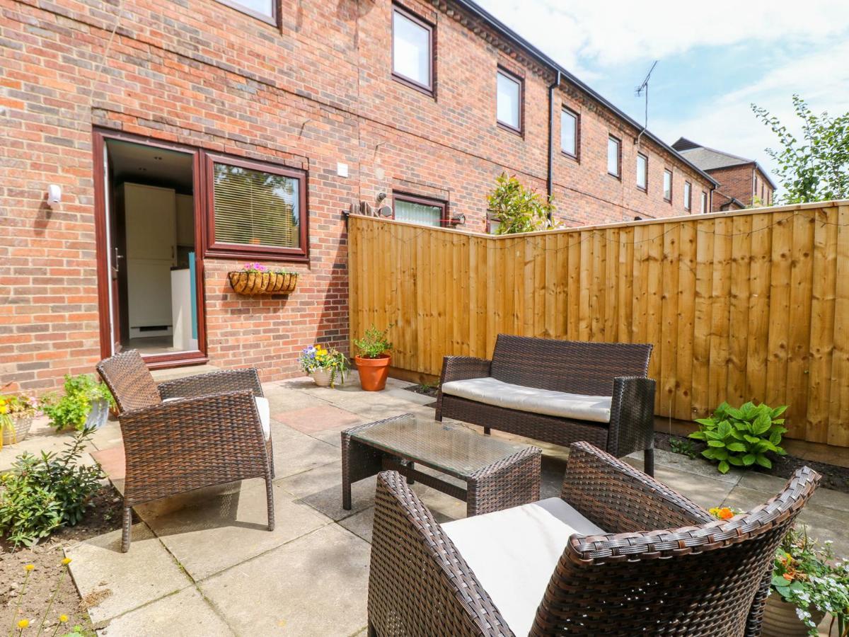Villa 17 Fewster Way à York Extérieur photo